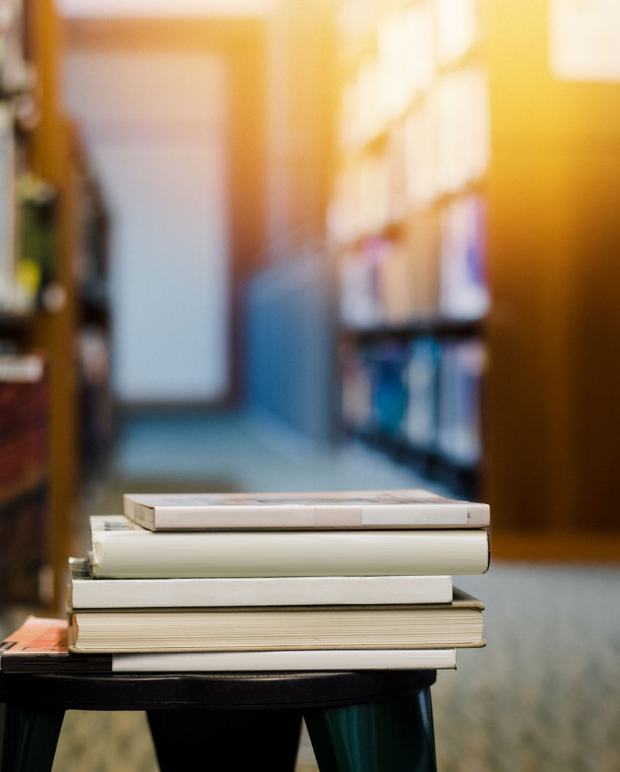 livres dans une bibliothèque